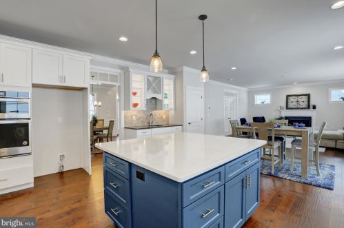 111 Greenhedge Dr, Lancaster, PA 17603-7901