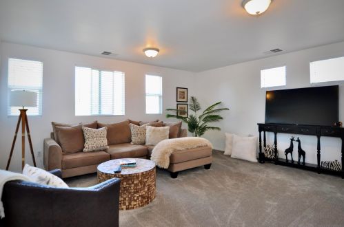 33770 Summit View Pl, Temecula CA  92592-5636 exterior
