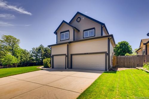 6638 Hamilton Dr, Denver, CO 80227-5335