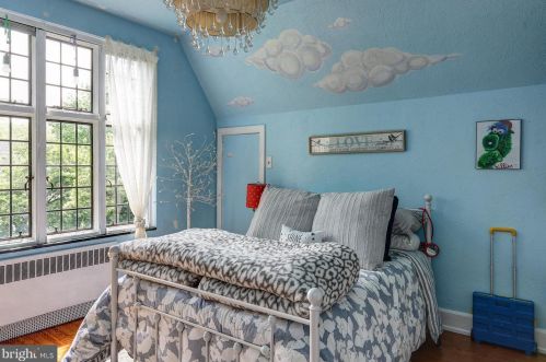 585 Warwick Rd, Haddonfield NJ 08033-3845 exterior