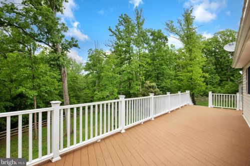 53 Bob White Dr, Harpers Ferry WV  25425-5810 exterior