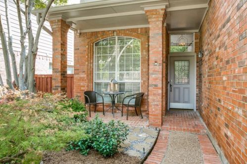3827 Azure Ln, Addison, TX 75001-7902