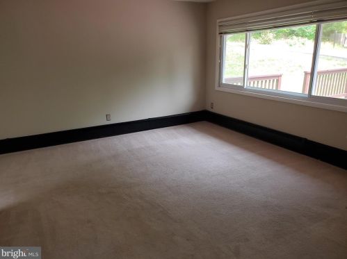 18947 Barnette Cir, Triangle VA  22172-2138 exterior