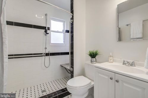 10002 Portland Pl, Silver Spring MD 20901-2116 exterior