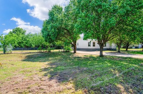 2059 Dove Creek Cir, Aubrey, TX 76227-7616