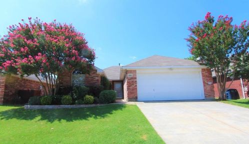 9080 Brushy Creek Trl, Fort Worth TX  76118-7347 exterior