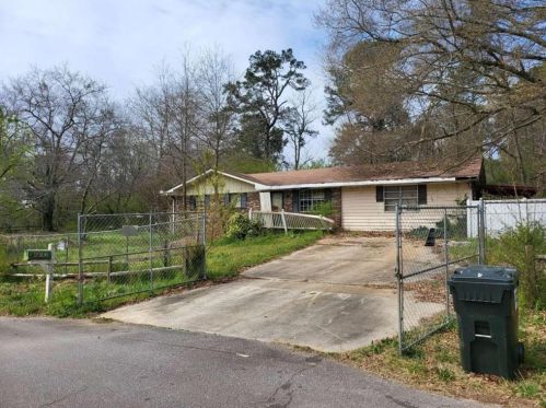 502 Peggy Ln, Villa Rica, GA 30180-4635