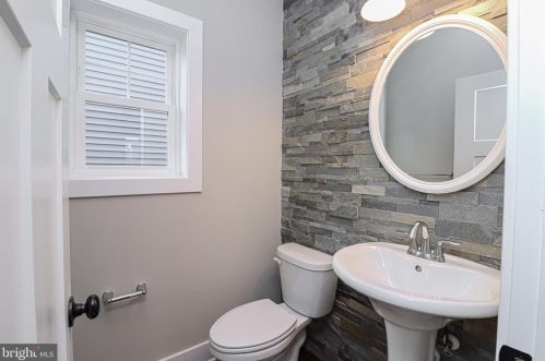 31 Chrisba Rd, Severna Park MD  21146-3060 exterior