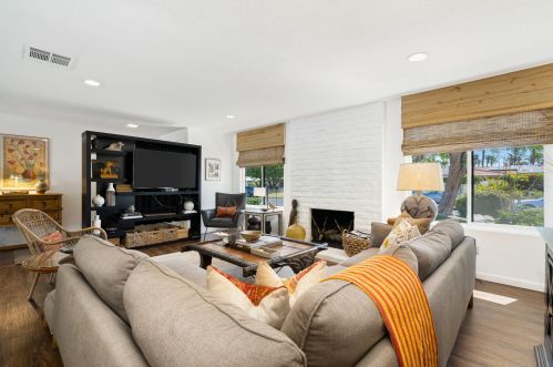 37081 Palmdale Rd, Rancho Mirage, CA 92270-2243