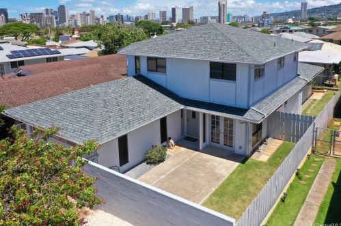 3248 Castle St, Honolulu HI  96815-3829 exterior