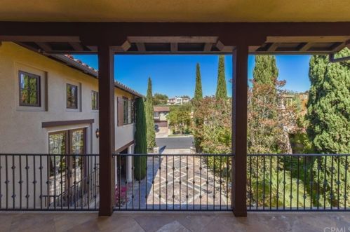 25 Blue Smt, Irvine CA  92603-0168 exterior