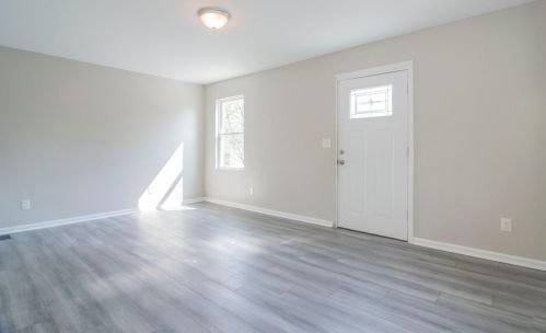 5218 Charloe St, Cincinnati OH  45227-1034 exterior