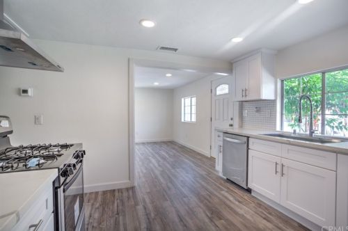 1929 Hickory St, Santa Ana, CA 92707-2316