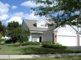32401 Millard Cir, Warrenville, IL 60555-3997