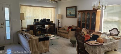39 Isabella Dr, Lakehurst, NJ 08759-6041