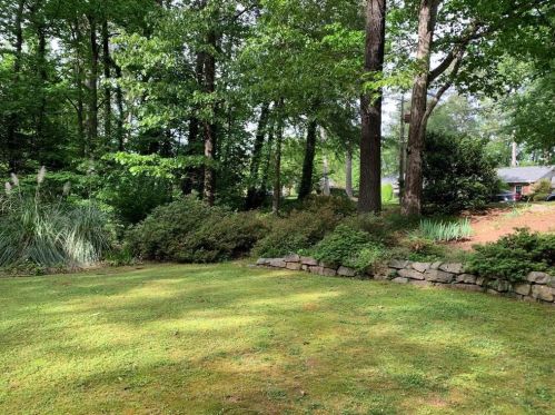 500 Carriage Dr, Atlanta GA  30328-3307 exterior