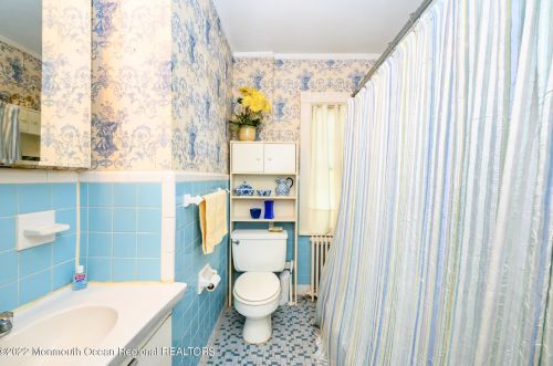 176 Hudson Ave, Tinton Falls NJ 07701-2140 exterior