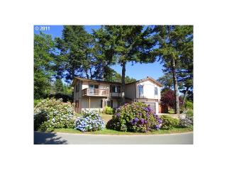 17335 Blueberry Dr, Harbor, OR 97415-9717