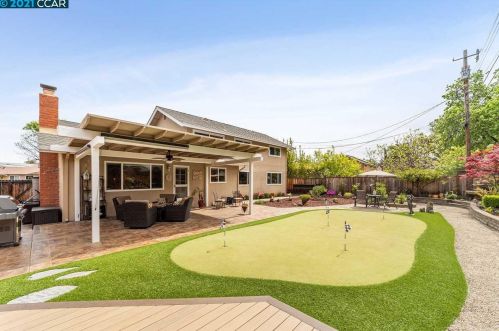 907 Hastings Dr, Concord CA  94518-3821 exterior