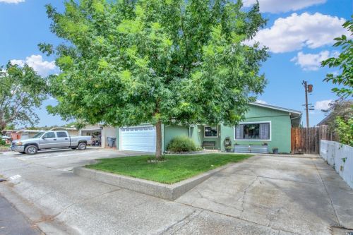 225 Poplar St, Vacaville, CA 95688-2716