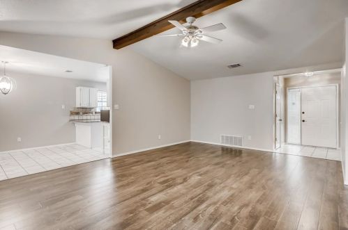 2904 Southpark Ln, Fort Worth, TX 76133-6408