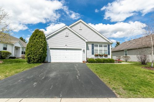 35 Hague Dr, Antioch, IL 60002-2638