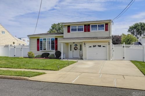 14 Twain Ave, Old Bridge, NJ 08857-2110