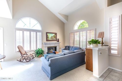 515 El Retiro Ct, Calabasas, CA 91377-4786