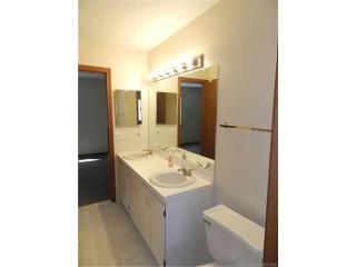 94 Hilltop Dr, Simsbury CT  06089-9671 exterior