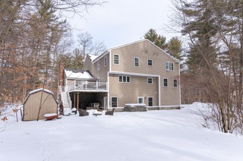 26 Lantern Ln, Londonderry, NH 03053-3905
