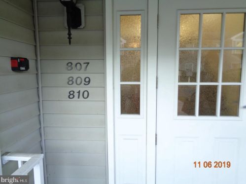 809 Eagles Chase Dr, Trenton NJ  08648-2532 exterior