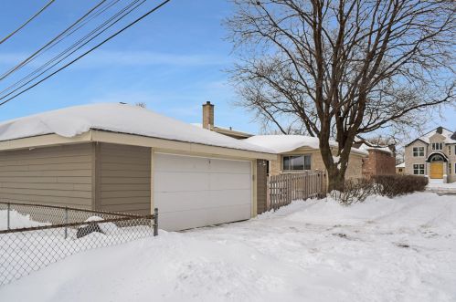 1769 Pratt Ave, Des Plaines, IL 60018-3811