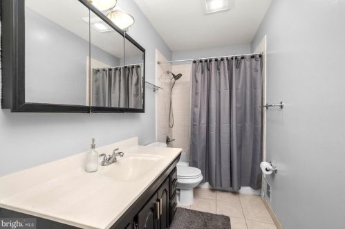 46 Copperfield Dr, Trenton NJ  08610-2031 exterior