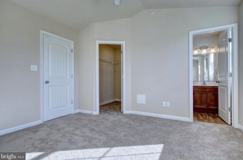 34 Overlook Dr, Hanover PA 17331-7923 exterior