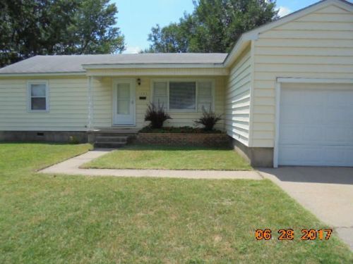 1235 B St, Miami, OK 74354-3342