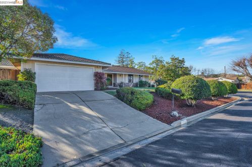 5550 Plaza Nogal, Concord, CA 94521-4705