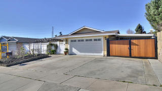 703 Adobe Dr, Salinas, CA 93907-1948