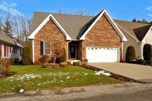 6 Leighas Ln, Coventry, RI 02816-2803