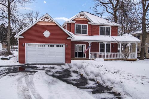 475 State St, Pingree Grove, IL 60140-9620