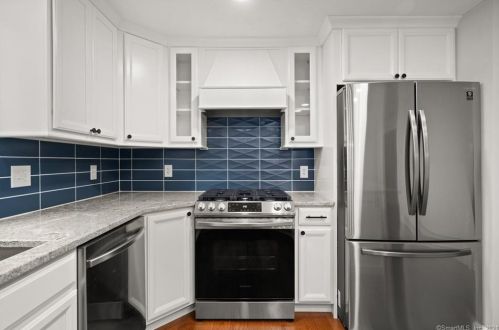 208 Lefoll Blvd, Wapping CT  06074-4261 exterior