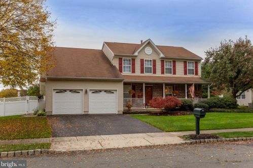 26 Karena Ln, Trenton, NJ 08648-2818