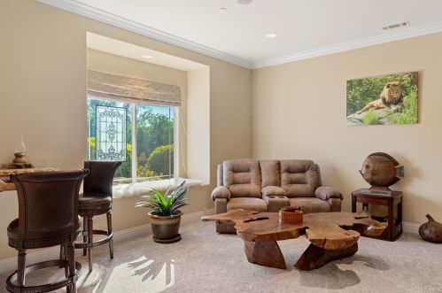 2021 Pleasant Heights Dr, Vista CA  92084-2844 exterior