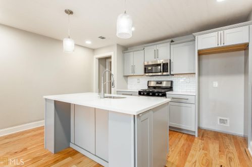 2580 Harris St, Atlanta GA  30344-2624 exterior