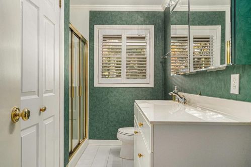 140 Lake Forrest Ln, Atlanta, GA 30342-3210