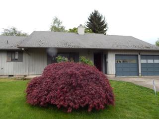 6824 Pierce Dr, Salem, OR 97303-4332