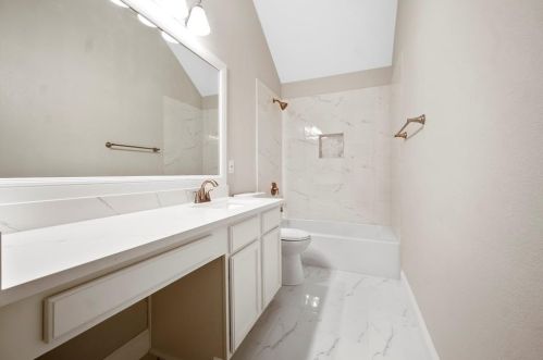 5600 Meadows Way, Fort Worth TX  76180-6315 exterior