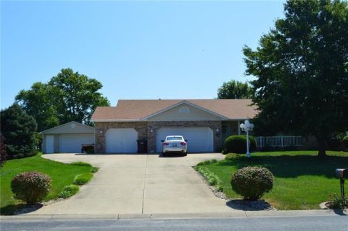 34070 Ryan Ct, Miles Station, IL 62012-1721