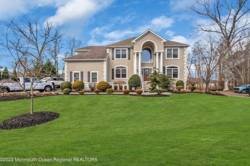 284 Friendship Rd, Wall Township NJ  07731-1970 exterior