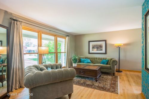 1505 Fleming Dr, Arlington Hts IL  60004-1626 exterior