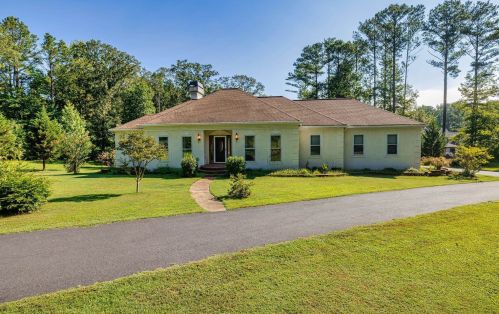 1 Summit Ln, Newnan, GA 30263-4753